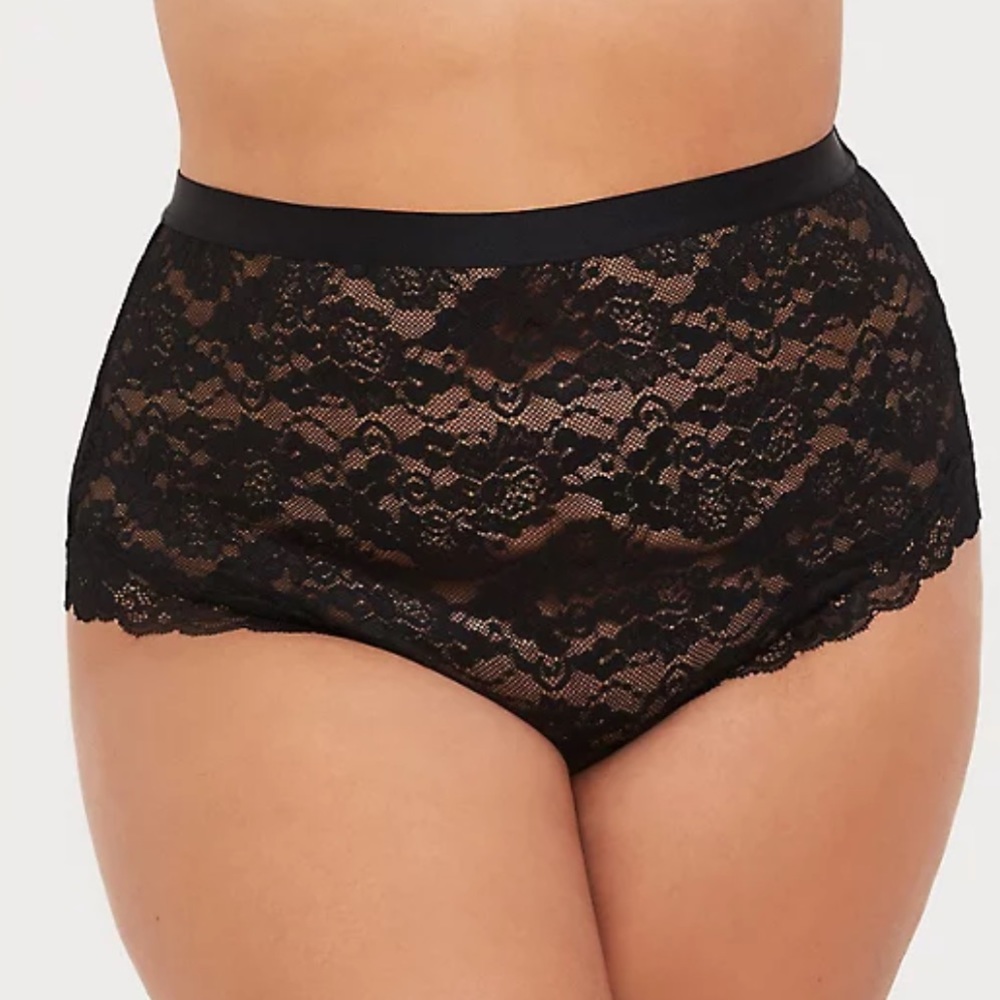 BLACK LACE HIGH WAIST CHEEKY PANTY